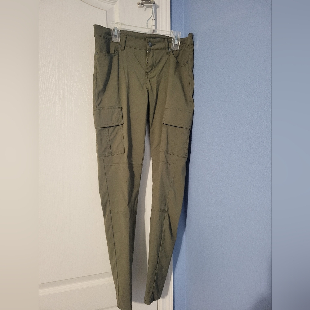 Prana olive green skinny liw rise  cargo pants size 4